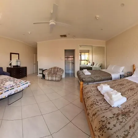 Tuggeranong Short Stay #10 - Sleeps 6 Exterior photo